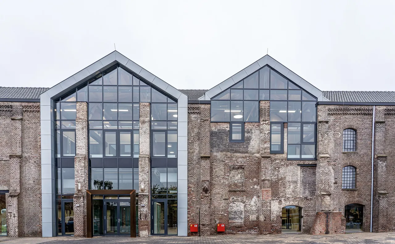 Ayvalık restorasyon — şantiyeden görünüm